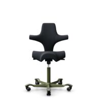 HÅG Capisco 8106 - Oceanic (Camira) - Polyester recyclé - OCI001 - Black - Moss Grey - 150 mm (hauteur d’assise 40–55 cm) - Roues dures pour sols souples thumbnail