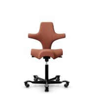 HÅG Capisco 8106 - Sirdal (GU) - Wool - SRD630 - Brick red - Black - 150mm (seat height 40–55cm) - Soft castors for hard floors thumbnail