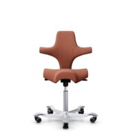 HÅG Capisco 8106 - Sirdal (GU) - Laine - SRD630 - Brick red - Argent - 200 mm (hauteur d’assise 46–64 cm) - Roues dures pour sols souples thumbnail