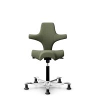 HÅG Capisco 8106 - Sirdal (GU) - Wol - SRD960 - Green - Framekleur - Zwart - Gasveer - 150 mm (Zithoogte 40-55cm) - Vloercontact - Glijdoppen - Voetenring - Nee, geen voetenring - Voetster - Ja, voetster in gepolijst aluminium thumbnail