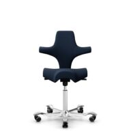 HÅG Capisco 8106 - Sirdal (GU) - Laine - SRD780 Dark blue - Blanc - 150 mm (hauteur d’assise 40–55 cm) - Roues souples pour sols durs thumbnail
