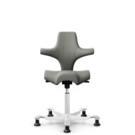 HÅG Capisco 8106 - Paloma Soft (Wollsdorf) - Cuir semi-aniline - ATG55115 - Warm grey - Blanc - 265 mm (hauteur d’assise 53–79 cm) - Patins thumbnail