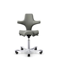 HÅG Capisco 8106 - Paloma Soft (Wollsdorf) - Cuir semi-aniline - ATG55115 - Warm grey - Argent - 150 mm (hauteur d’assise 40–55 cm) - Roues souples pour sols durs thumbnail