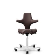 HÅG Capisco 8106 - Paloma Soft (Wollsdorf) - Cuir semi-aniline - ATG55130 - Dark brown - Blanc - 200 mm (hauteur d’assise 46–64 cm) - Roues dures pour sols souples thumbnail