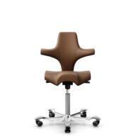 HÅG Capisco 8106 - Paloma Soft (Wollsdorf) - Semi-Anilinleder - PL05429 Cognac - Silber - 150mm (Sitzhöhe 40-55cm) - Weiche Rollen für harte Böden thumbnail