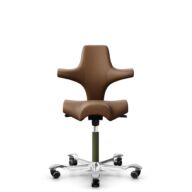 HÅG Capisco 8106 - Paloma Soft (Wollsdorf) - Cuero semi-anilina - PL05429 Cognac - Moss Grey - 150mm (seat height 40–55cm) - Hard castors for soft floors thumbnail