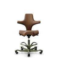 HÅG Capisco 8106 - Paloma Soft (Wollsdorf) - Semi-aniline Leder - PL05429 Cognac - Framekleur - Moss Grey - Gasveer - 200 mm (Zithoogte 46-64cm) - Vloercontact - Harde wielen t.b.v. zachte vloeren - Voetenring - Ja, in framekleur - Voetster - Nee, voet... thumbnail