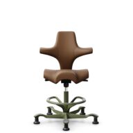 HÅG Capisco 8106 - Paloma Soft (Wollsdorf) - Cuero semi-anilina - PL05429 Cognac - Moss Grey - 265 mm (seat height 53-79cm) - Glides thumbnail
