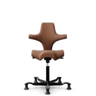 HÅG Capisco 8106 - Elmosoft (Elmo) - Cuero semi-anilina - EL33004 - Cognac - Black - 150mm (seat height 40–55cm) - Glides thumbnail