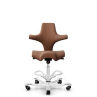 HÅG Capisco 8106 - Elmosoft (Elmo) - Cuir semi-aniline - EL33004 - Cognac - Blanc - 200 mm (hauteur d’assise 46–64 cm) - Roues dures pour sols souples thumbnail