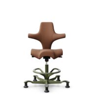 HÅG Capisco 8106 - Elmosoft (Elmo) - Cuero semi-anilina - EL33004 - Cognac - Moss Grey - 200 mm (seat height 46-64cm) - Glides thumbnail