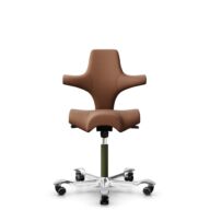 HÅG Capisco 8106 - Elmosoft (Elmo) - Cuir semi-aniline - EL33004 - Cognac - Moss Grey - 265 mm (hauteur d’assise 53–79 cm) - Roues souples pour sols durs thumbnail