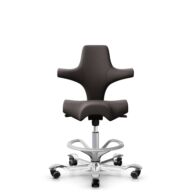 HÅG Capisco 8106 - Elmosoft (Elmo) - Cuir semi-aniline - EL93068 - Dark brown - Argent - 265 mm (hauteur d’assise 53–79 cm) - Roues dures pour sols souples thumbnail