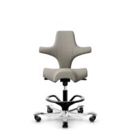 HÅG Capisco 8106 - Mainline Flax (Camira) - Laine / Lin - MLF002 Beige-Grey - Noir - 265 mm (hauteur d’assise 53–79 cm) - Roues dures pour sols souples thumbnail