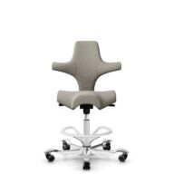 HÅG Capisco 8106 - Mainline Flax (Camira) - Laine / Lin - MLF002 Beige-Grey - Blanc - 265 mm (hauteur d’assise 53–79 cm) - Roues souples pour sols durs thumbnail