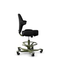 HÅG Capisco 8106 - Xtreme (Camira) - Polyester recyclé - EXR009 - Black - Moss Grey - 265 mm (hauteur d’assise 53–79 cm) - Roues dures pour sols souples thumbnail