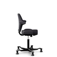 HÅG Capisco 8106 - Xtreme (Camira) - Polyester recyclé - EXR145 - Charcoal - Noir - 200 mm (hauteur d’assise 46–64 cm) - Patins thumbnail