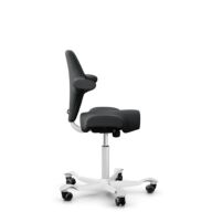 HÅG Capisco 8106 - Select (Gabriel) - Laine / Polyamide - SC60051 - Charcoal - Blanc - 200 mm (hauteur d’assise 46–64 cm) - Roues souples pour sols durs thumbnail