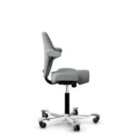HÅG Capisco 8106 - Select (Gabriel) - Laine / Polyamide - SC60131 - Light ash grey - Noir - 200 mm (hauteur d’assise 46–64 cm) - Roues souples pour sols durs thumbnail