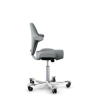 HÅG Capisco 8106 - Select (Gabriel) - Laine / Polyamide - SC60131 - Light ash grey - Argent - 150 mm (hauteur d’assise 40–55 cm) - Roues dures pour sols souples thumbnail