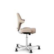 HÅG Capisco 8106 - Select (Gabriel) - Wol / Polyamide - SC61188 - Light beige - Framekleur - Wit - Gasveer - 265 mm (Zithoogte 53-79cm) - Vloercontact - Glijdoppen - Voetenring - Nee, geen voetenring - Voetster - Ja, voetster in gepolijst aluminium thumbnail