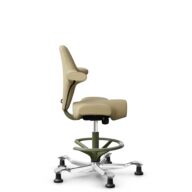 HÅG Capisco 8106 - Select (Gabriel) - Wol / Polyamide - SC62097 - Light ochre - Framekleur - Moss Grey - Gasveer - 265 mm (Zithoogte 53-79cm) - Vloercontact - Glijdoppen - Voetenring - Ja, in framekleur - Voetster - Ja, voetster in gepolijst aluminium thumbnail