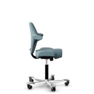 HÅG Capisco 8106 - Select (Gabriel) - Laine / Polyamide - SC67098 - Glacier blue - Noir - 150 mm (hauteur d’assise 40–55 cm) - Roues souples pour sols durs thumbnail