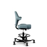 HÅG Capisco 8106 - Select (Gabriel) - Wol / Polyamide - SC67098 - Glacier blue - Framekleur - Zwart - Gasveer - 265 mm (Zithoogte 53-79cm) - Vloercontact - Glijdoppen - Voetenring - Ja, in framekleur - Voetster - Nee, voetster in framekleur thumbnail