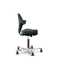 HÅG Capisco 8106 - Select (Gabriel) - Wol / Polyamide - SC68209 - Dark green - Framekleur - Moss Grey - Gasveer - 200 mm (Zithoogte 46-64cm) - Vloercontact - Glijdoppen - Voetenring - Nee, geen voetenring - Voetster - Ja, voetster in gepolijst aluminium thumbnail