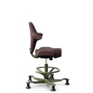 HÅG Capisco 8106 - Select (Gabriel) - Wol / Polyamide - SC61186 - Chestnut - Framekleur - Moss Grey - Gasveer - 265 mm (Zithoogte 53-79cm) - Vloercontact - Glijdoppen - Voetenring - Ja, in framekleur - Voetster - Nee, voetster in framekleur thumbnail