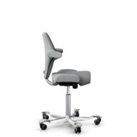 HÅG Capisco 8106 - Capture (Gabriel) - Laine / Polyamide - CPT4102 - Light grey - Argent - 200 mm (hauteur d’assise 46–64 cm) - Roues souples pour sols durs thumbnail