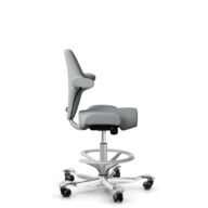 HÅG Capisco 8106 - Capture (Gabriel) - Laine / Polyamide - CPT4102 - Light grey - Argent - 200 mm (hauteur d’assise 46–64 cm) - Roues souples pour sols durs thumbnail