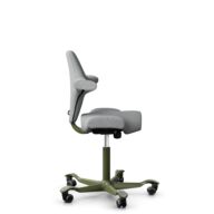 HÅG Capisco 8106 - Capture (Gabriel) - Laine / Polyamide - CPT4102 - Light grey - Moss Grey - 200 mm (hauteur d’assise 46–64 cm) - Roues dures pour sols souples thumbnail