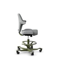 HÅG Capisco 8106 - Capture (Gabriel) - Laine / Polyamide - CPT4102 - Light grey - Moss Grey - 265 mm (hauteur d’assise 53–79 cm) - Roues dures pour sols souples thumbnail