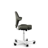 HÅG Capisco 8106 - Capture (Gabriel) - Laine / Polyamide - CPT4401 - Warm grey - Blanc - 150 mm (hauteur d’assise 40–55 cm) - Roues souples pour sols durs thumbnail