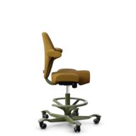 HÅG Capisco 8106 - Capture (Gabriel) - Laine / Polyamide - CPT6401 - Ochre - Moss Grey - 265 mm (hauteur d’assise 53–79 cm) - Roues souples pour sols durs thumbnail