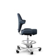 HÅG Capisco 8106 - Capture (Gabriel) - Laine / Polyamide - CPT6001 - Dark blue - Argent - 200 mm (hauteur d’assise 46–64 cm) - Roues souples pour sols durs thumbnail