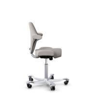 HÅG Capisco 8106 - Oceanic (Camira) - Recyceltes Polyesters - OCI014 - Light beige - Silber - 200 mm (Sitzhöhe 46-64cm) - Weiche Rollen für harte Böden thumbnail