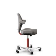 HÅG Capisco 8106 - Oceanic (Camira) - Polyester recyclé - OCI008 - Warm grey - Blush Rose - 150 mm (hauteur d’assise 40–55 cm) - Roues dures pour sols souples thumbnail