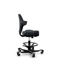 HÅG Capisco 8106 - Oceanic (Camira) - Recyceltes Polyesters - OCI001 - Black - Schwarz - 265 mm (Sitzhöhe 53-79cm) - Harte Rollen für weiche Böden thumbnail
