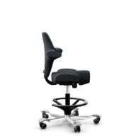 HÅG Capisco 8106 - Oceanic (Camira) - Polyester recyclé - OCI001 - Black - Noir - 265 mm (hauteur d’assise 53–79 cm) - Roues dures pour sols souples thumbnail