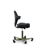 HÅG Capisco 8106 - Oceanic (Camira) - Recyceltes Polyesters - OCI001 - Black - Moss Grey - 265 mm (Sitzhöhe 53-79cm) - Harte Rollen für weiche Böden thumbnail