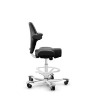 HÅG Capisco 8106 - Puxx 1 (Oniro) - Similicuir en polyuréthanes - PU215816 - Black - Blanc - 200 mm (hauteur d’assise 46–64 cm) - Roues dures pour sols souples thumbnail