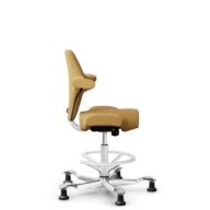 HÅG Capisco 8106 - Sirdal (GU) - Laine - SRD320 - Ochre - Blanc - 200 mm (hauteur d’assise 46–64 cm) - Patins thumbnail