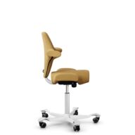 HÅG Capisco 8106 - Sirdal (GU) - Laine - SRD320 - Ochre - Blanc - 265 mm (hauteur d’assise 53–79 cm) - Roues dures pour sols souples thumbnail