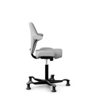 HÅG Capisco 8106 - Steelcut Trio 3 (Kvadrat) - Laine / Polyamide - STT133 - Light grey - Noir - 150 mm (hauteur d’assise 40–55 cm) - Patins thumbnail