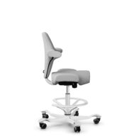 HÅG Capisco 8106 - Steelcut Trio 3 (Kvadrat) - Laine / Polyamide - STT133 - Light grey - Blanc - 200 mm (hauteur d’assise 46–64 cm) - Roues dures pour sols souples thumbnail