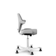 HÅG Capisco 8106 - Steelcut Trio 3 (Kvadrat) - Wol / Polyamide - STT133 - Light grey - Framekleur - Wit - Gasveer - 200 mm (Zithoogte 46-64cm) - Vloercontact - Glijdoppen - Voetenring - Nee, geen voetenring - Voetster - Nee, voetster in framekleur thumbnail
