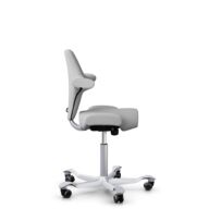 HÅG Capisco 8106 - Steelcut Trio 3 (Kvadrat) - Wol / Polyamide - STT133 - Light grey - Framekleur - Zilver - Gasveer - 150 mm (Zithoogte 40-55cm) - Vloercontact - Harde wielen t.b.v. zachte vloeren - Voetenring - Nee, geen voetenring - Voetster - Nee, ... thumbnail