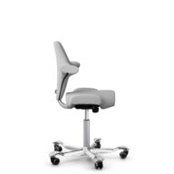 HÅG Capisco 8106 - Steelcut Trio 3 (Kvadrat) - Laine / Polyamide - STT133 - Argent - 150 mm (hauteur d’assise 40–55 cm) - Roues dures pour sols souples thumbnail